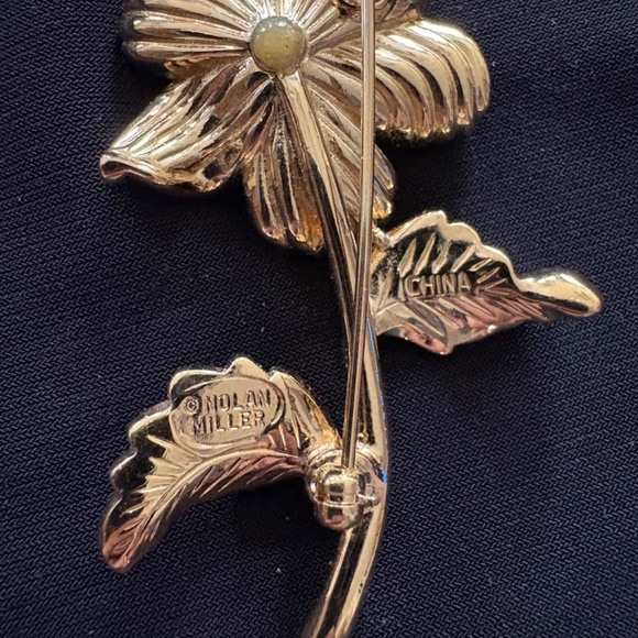 pin - Picture 2 of 2